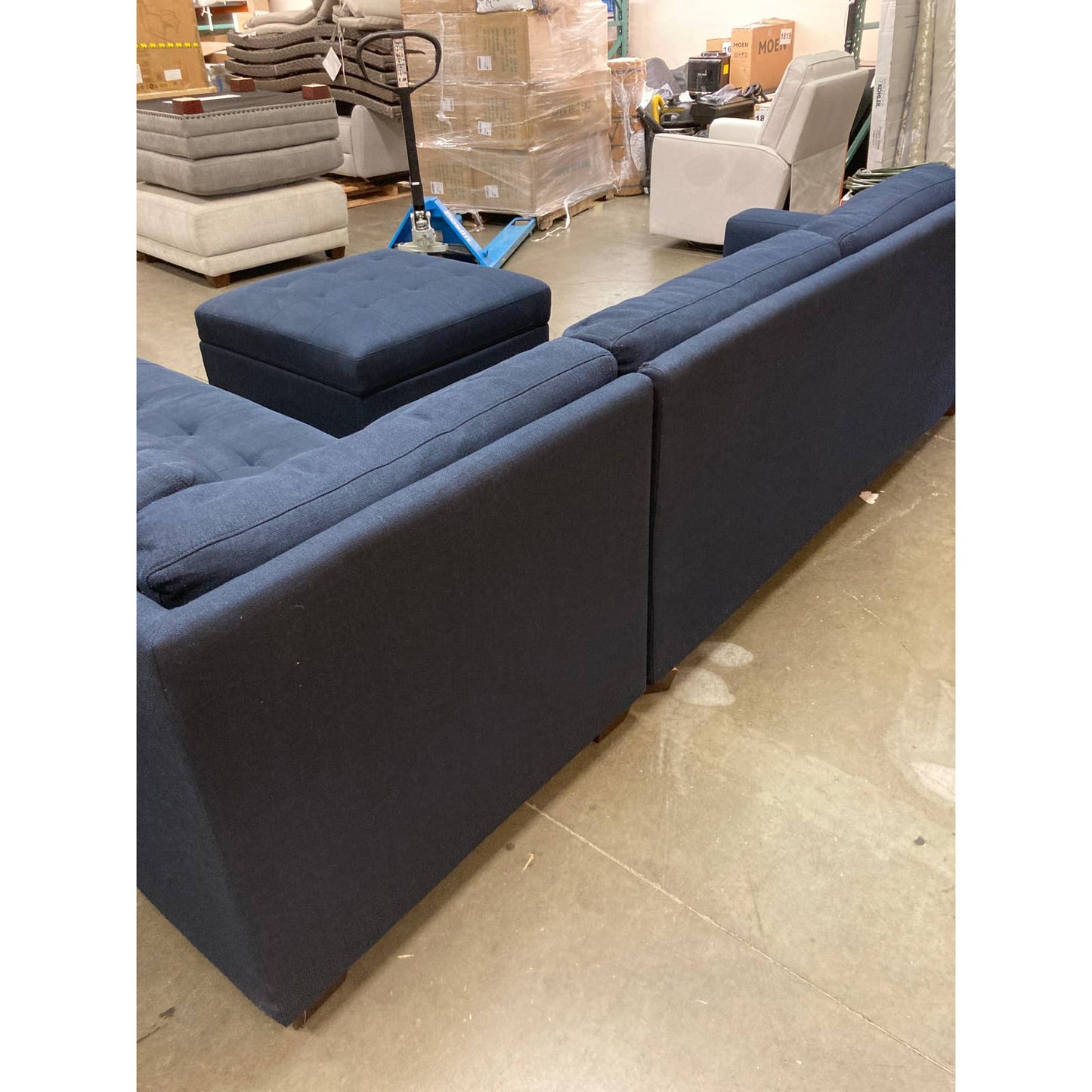 Costco - Thomasville Miles Fabric Sectional with Storage Ottoman - Retail $1799