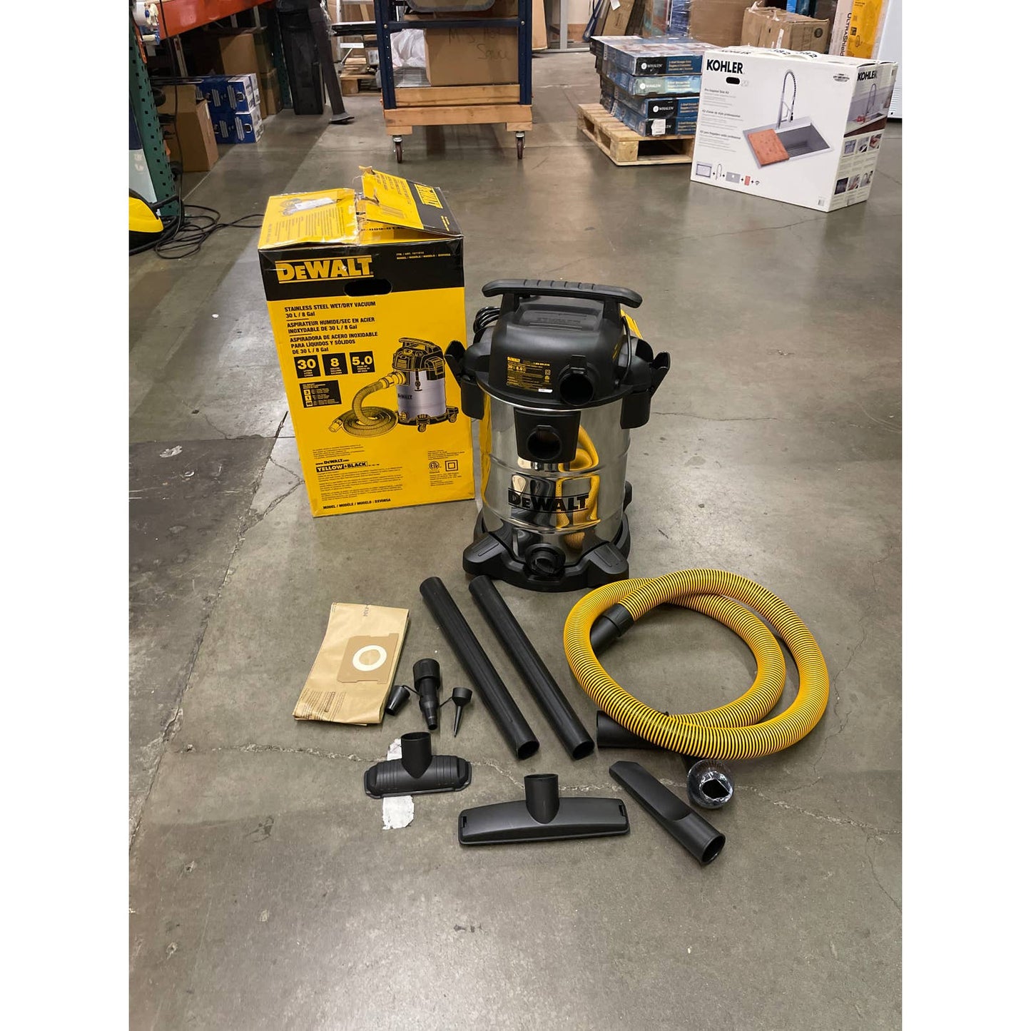 NEW - DEWALT 8 Gallon Wet/Dry Vacuum - Retail 99